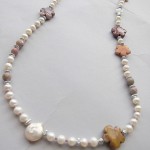 Necklace with freshwater pearl beads