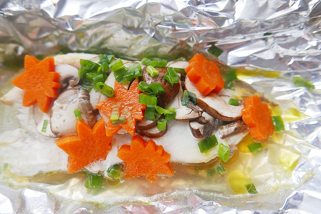 Baked fish in foil
