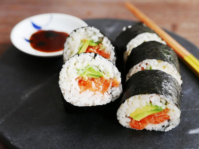 Salmon Roll - Maki Sushi